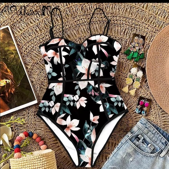 Floral one piece swimsuit - Picture 7 of 9